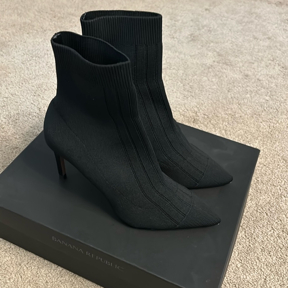 Banana Republic sock bootie size 8